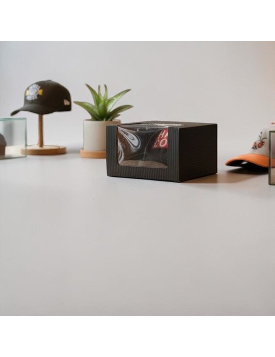 Caja de Cartón Microcorrugado Con Ventana Para Gorra