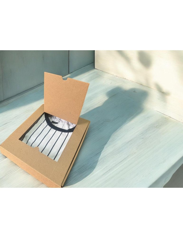 Caja de Cartón Con Ventana Para Playera